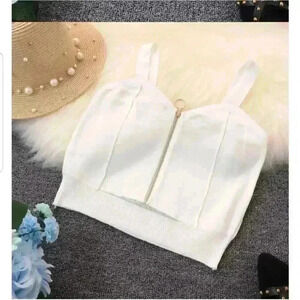 WOMENS WHITE CROP TOP.